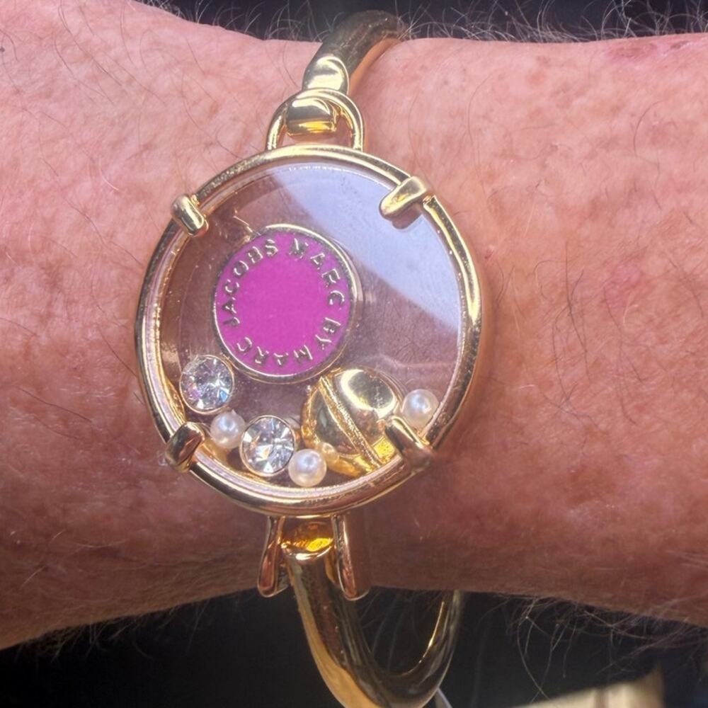 Marc Jacobs Gold Pink Floating Stones Logo Bracelet 17.5cm NWT w Signed Bag